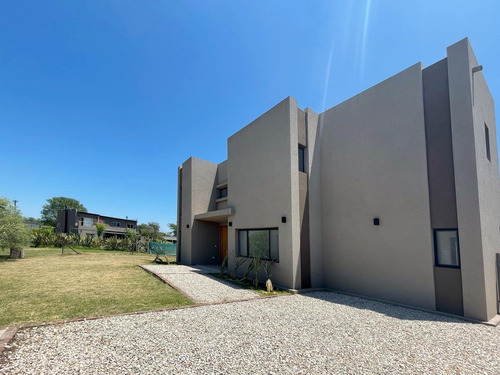 Imagen 4 de 30 de Casa En Venta El Canton Barrio Norte A Laguna C/pileta