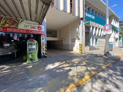 Imagen 3 de 14 de Remax Vende Cochera En Centro