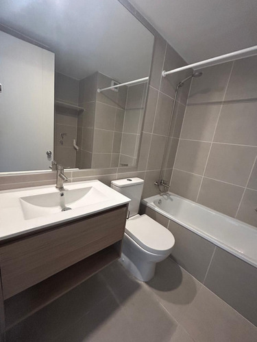 Arriendo Depto. Nuevo De 2d2b Semi Amoblado En Recoleta Metr