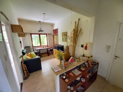 Imagen 1 de 12 de Departamento 3 Amb En Planta Baja Con Dos Patios. La Perla.