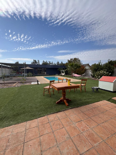 En Venta Casa, Condominio Las Mercedes, Machalí