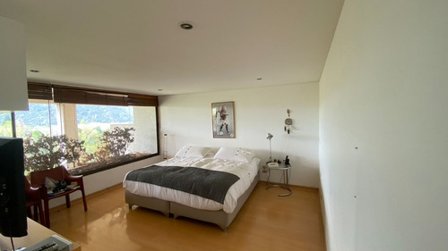 Exclusivo Triplex En Edificio Moderno, Ideal Para Familias
