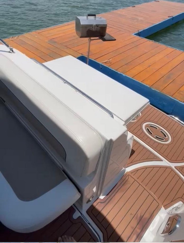 Imagem 10 de 16 de Bayliner 310 2013 Mercruiser 380 Hp 277 Hrs. Gas.