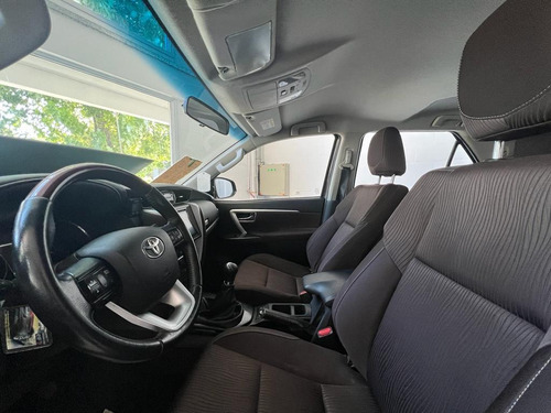 Imagen 5 de 12 de Toyota 2017 Hilux Sw4 Tdi Sr 5as Mt L/16