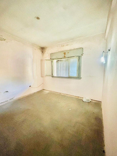 Casa 5 Ambientes En Venta En Lomas De Zamora A Reciclar!