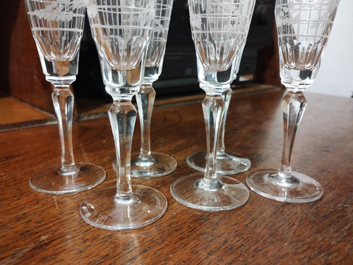 Antiguo Juego De 6 Copas Para Licor De Vidrio Chiquitas R3 (Usado)