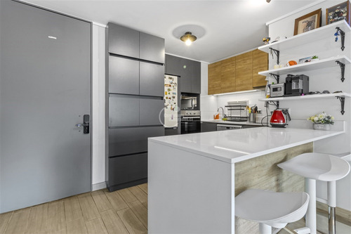 Departamento En Venta De 2 Dorm. En Providencia