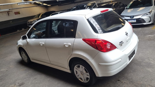 Nissan Tiida 1.8 Visia 5 p