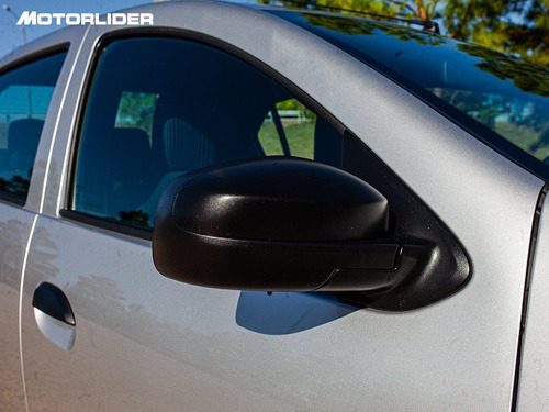 Imagen 20 de 25 de Renault Logan Nuevo Life 1.0 Extra Full | Permuta / Financia