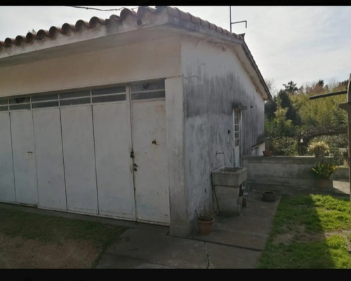 Se Vende Chalet En Nvo Paris. 2.097mts Terreno, 390 M2 Const