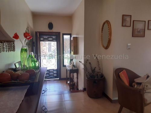 Imagen 3 de 12 de Townhouse En Venta En Barrio Sucre, Maracay 22-10019/ 0424-3392775