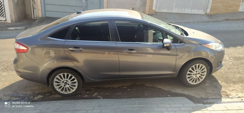 Imagem 1 de 7 de Ford Fiesta Sedan 2014 1.6 16v Titanium Flex Powershift 4p