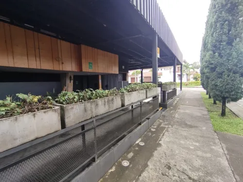 Local En Arriendo En Las Mercedes. Cod A11716