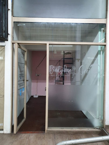 Oportunidad Local En Galeria Sobre Av Santa Fe