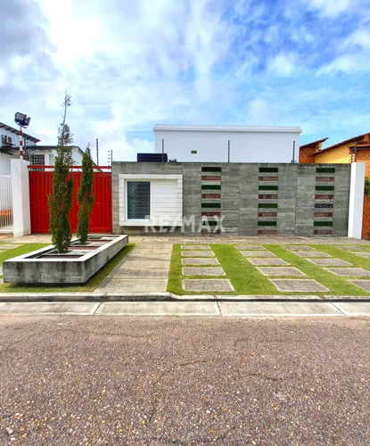 Se Vende Hermoso Townhouse En Villas Mónaco, Tipuro