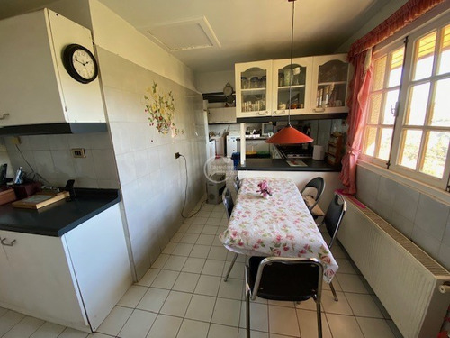 Casa En Venta De 5 Dorm. En Lo Barnechea