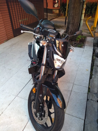 Yamaha Mt 03, Negra.