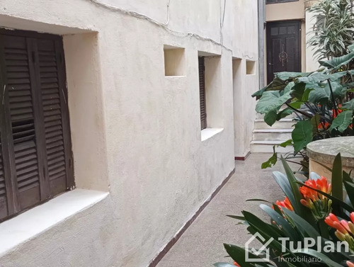 (ref: 3.198) Alquiler De Apartamento De 1 Dormitorio En Barrio Sur Cerca De La Rambla