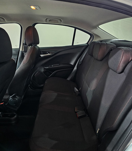 Fiat Cronos 1.8 Precision 16v Flex Aut. 4p