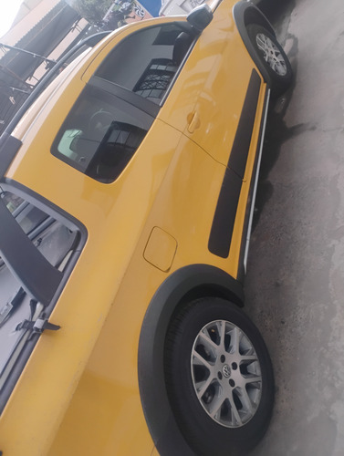Volkswagen Saveiro 1.6 16v Cross Cab. Dupla Total Flex 2p