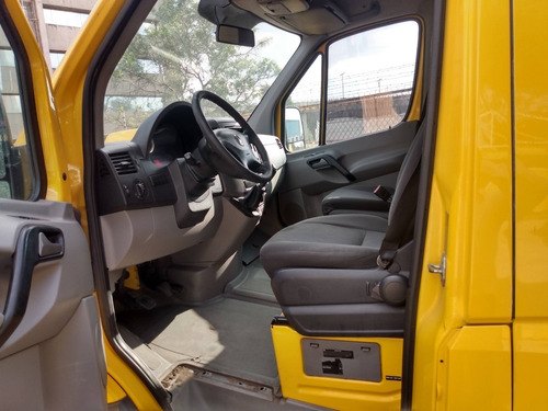Imagen 6 de 10 de Crafter Cargo Van 3.8 Toneladas Std Tdi Amarilla 2016 Oferta