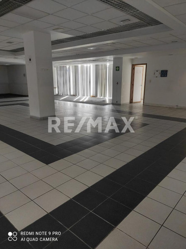 Edificio En Venta Satélite, Excelente Ubicación