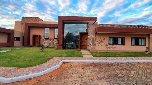 Imagem 3 de 30 de Casa De 400m² + Casa De Apoio De 300m, Lazer Completo E Área Verde. - Villa124693