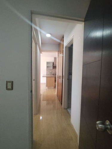 Apartamento En Alquiler El Peñon. Semi Equipado Con Terraza