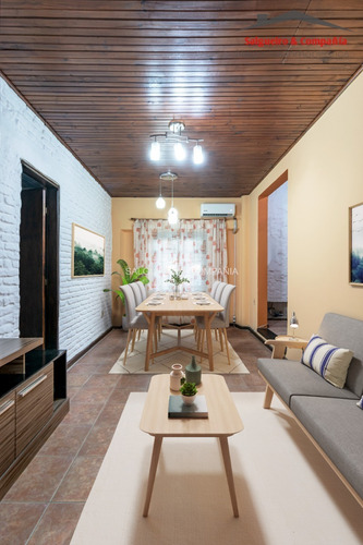 Imagen 5 de 17 de Casa En Padrón Único, Con 4 Dormitorios, 2 Baños Completos Y Azotea Exclusiva! ¡reservada!