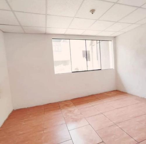 Imagen 8 de 14 de Remato Acogedora Casa Cerca C. Comercial Y Estación Metro