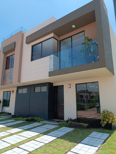 Casa Y Deptos De 2 A 3 Recámaras, Portón Seguridad, Etc.