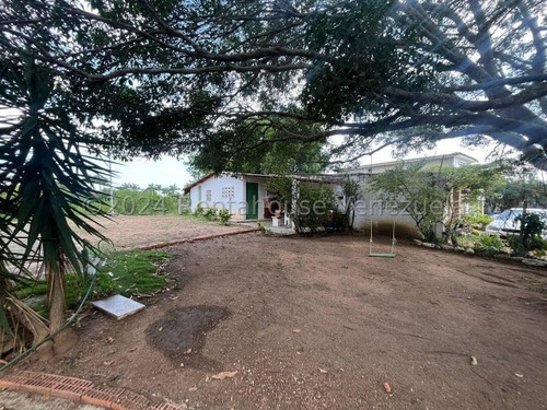 Mayra Lara Rah Vende Amplia Y Bella Casa Campestre En Conjunto Privado, El Manzano, Son 4.197mts2, 3 Hab., 4 Baños, Anexo Para El Servicio, Piscina, Tanque Subterráneo Con Bombas E Hidroneumático