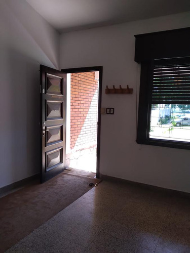 Casa En Venta 4 Dormitorios En Colon, Atencion Inversores !!!metros De Av Garzón, Buena Renta