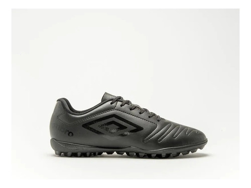 Chuteiras De Futebol Umbro Chuteira Society Class U01fb002015 Cor Black/black Com Sola Tf Adequada Para Grama Sintética Masculino 42 Br