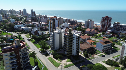 Excelente Departamento 3 Ambientes Con Cochera, A Mtrs Del Mar