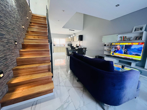 Casa En Venta En Lanús Este