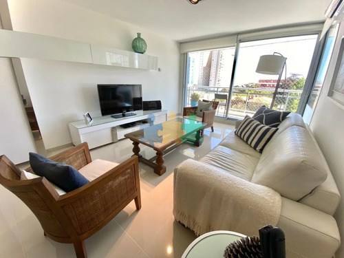 Apartamento En Venta Sunrise Tower 2 Dormitorios Mas Servicio Punta Del Este - Ref : Eqp5692