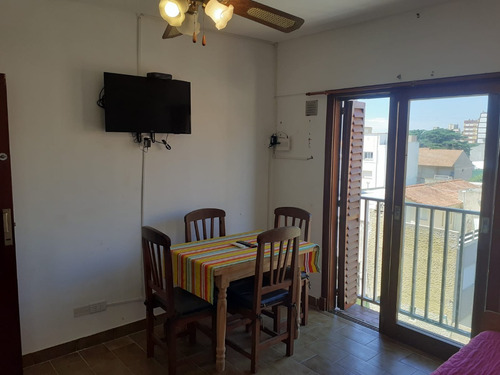 Imagen 6 de 12 de Lindo Dpto 2 Amb. Con Balcon Al Frente