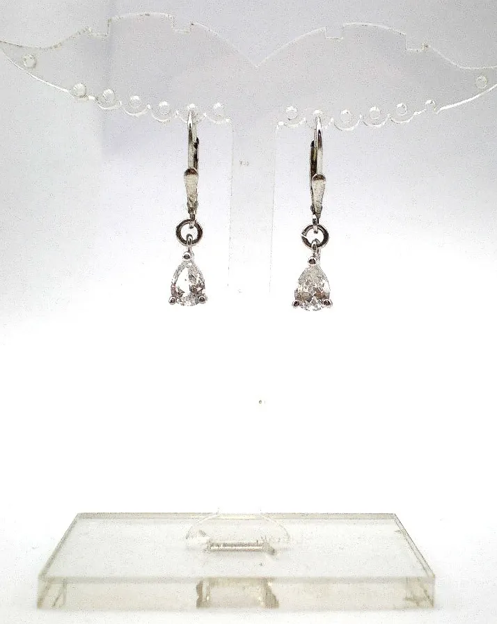 Par De Aros Colgantes Con Zafiros Blancos Talla Gota
