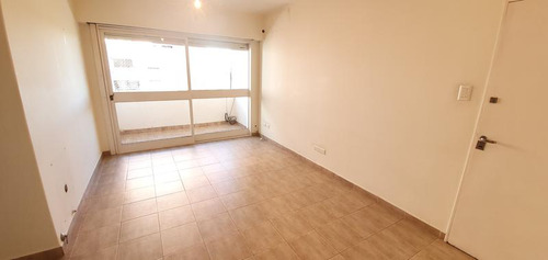 Departamento 3 Ambientes, Impecable, Reciclado A Nuevo, Muy Luminoso.-en Venta