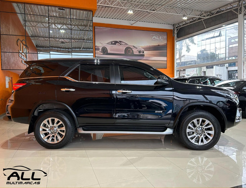 Toyota Hilux SW4 2.8 D-4D TURBO DIESEL SRX 7L 4X4 AUTOMÁTICO