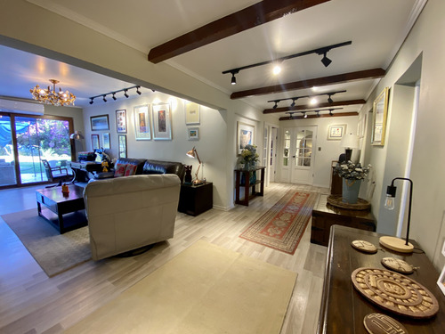 Bajo De Precio! Parcela Con 2 Casas, Excelente Conectividad