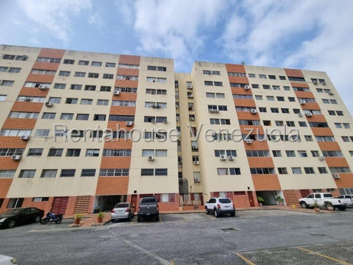 Ana Karina Molleja Vende Amplio Apartamento Zona Este Barquisimeto, Lara/ Akm