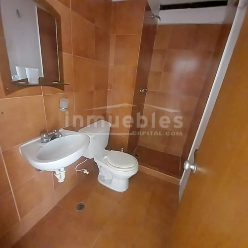 Hermoso Townhouse De Tres Niveles Ubicado En Valle De Chara, Caracas