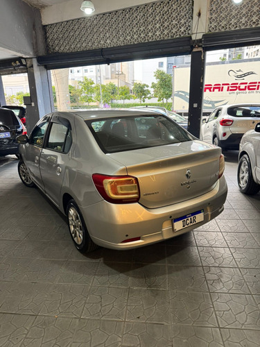 Renault Logan 1.6 Expression Hi-power 4p