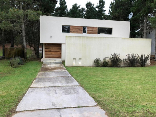 Imagen 2 de 25 de Casa A La Venta En Costa Esmeralda Alquiler Temporario Verano 2022 Capacidad 10 Personas