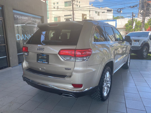 Imagen 3 de 13 de Jeep Grand Cherokee 2015 5.7 V8 Summit 4x4 At