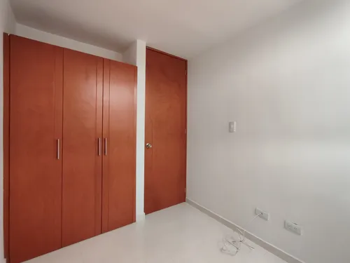 Apartamento En Arriendo En Prados Del Este. Cod A24223