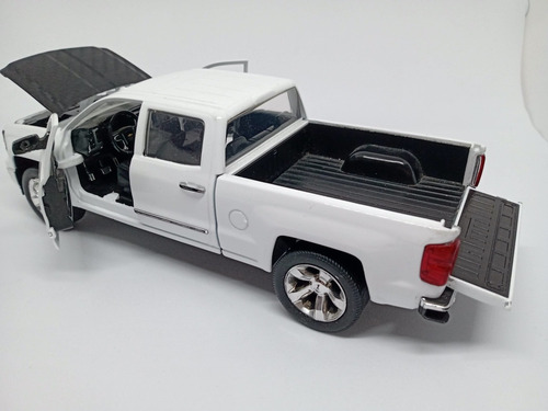 Imagen 8 de 8 de Chevrolet Silverado 2014 Jada Carro De Coleccion 1:24