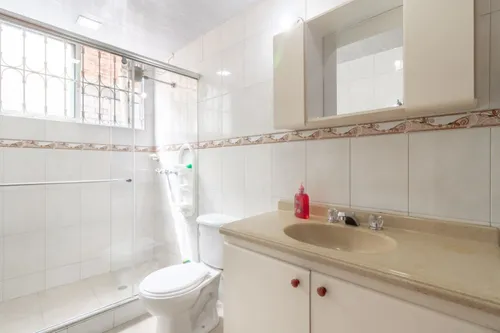 Casa En Venta En Quinta Paredes. Cod V8413